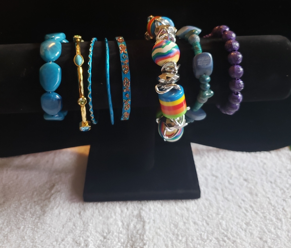 Assortment of 8 Bracelets